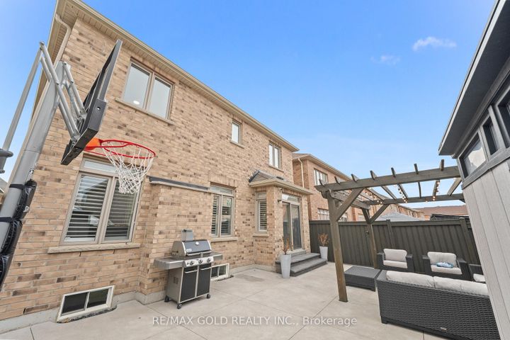 Photo 41 at 9 Fringetree Road, Wellington North, Brampton