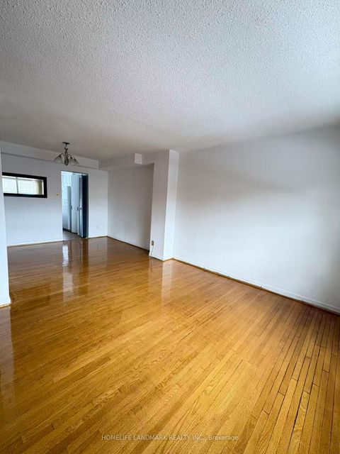 Photo 3 at 14 - 86 CASTLEBURY Crescent, Steeles, Toronto