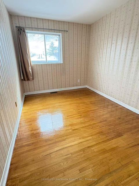 Photo 7 at 14 - 86 CASTLEBURY Crescent, Steeles, Toronto