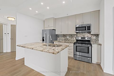 Photo 4 at 220 - 2396 Major Mackenzie Drive W, Maple, Vaughan