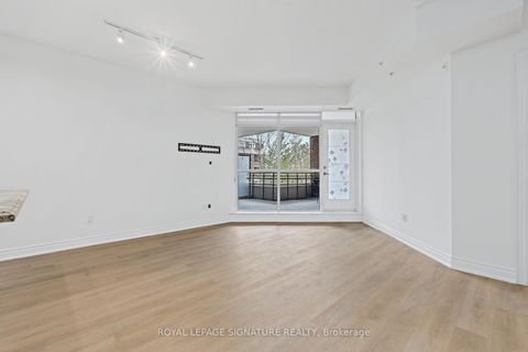 Photo 7 at 220 - 2396 Major Mackenzie Drive W, Maple, Vaughan