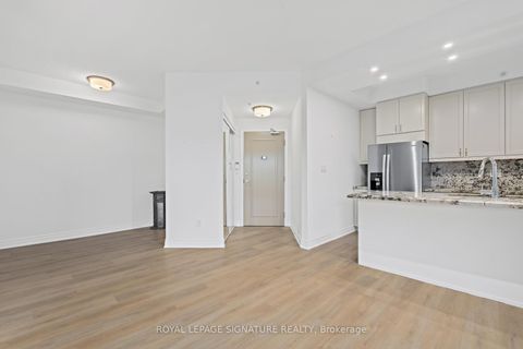 Photo 8 at 220 - 2396 Major Mackenzie Drive W, Maple, Vaughan