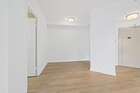 Photo 12 at 220 - 2396 Major Mackenzie Drive W, Maple, Vaughan