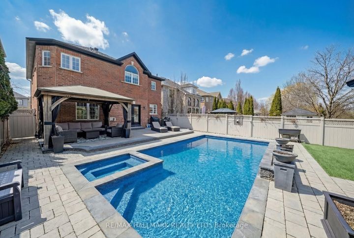 Photo 3 at 215 Vellore Woods Boulevard, Vellore Village, Vaughan