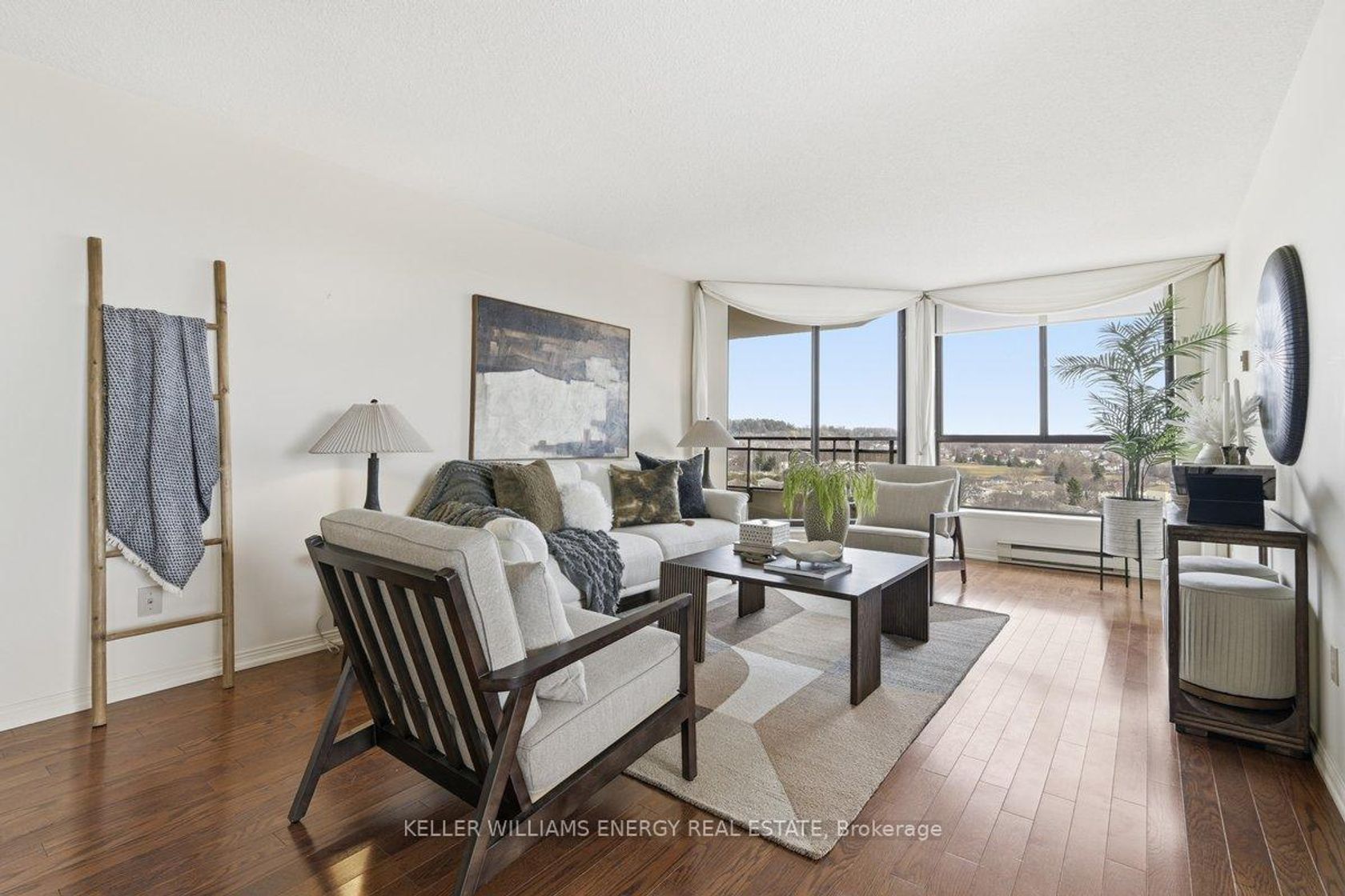 1304 - 900 Wilson Road N, Centennial, Oshawa 