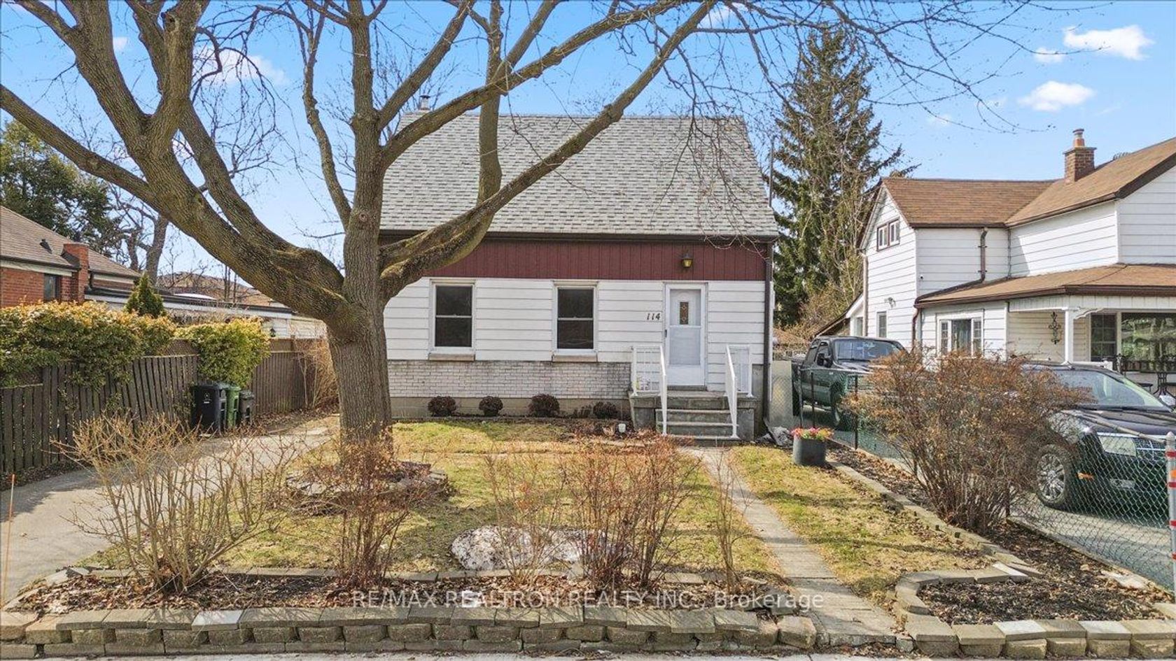 114 South Edgely Avenue, Cliffside, Toronto by Loree Meneguzzi Real Estate 114 South Edgely Avenue, Cliffside, Toronto