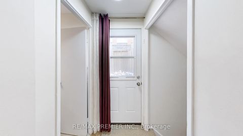 Photo 34 at 742 Beman Drive, Leslie Valley, Newmarket