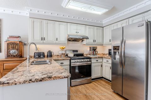 Photo 6 at 153 Browning Trail, Letitia Heights, Barrie