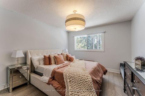 Photo 10 at 153 Browning Trail, Letitia Heights, Barrie