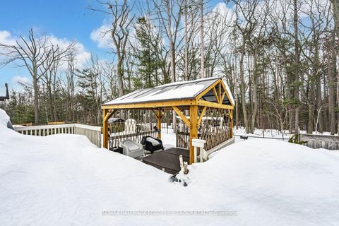 Photo 14 at 153 Browning Trail, Letitia Heights, Barrie