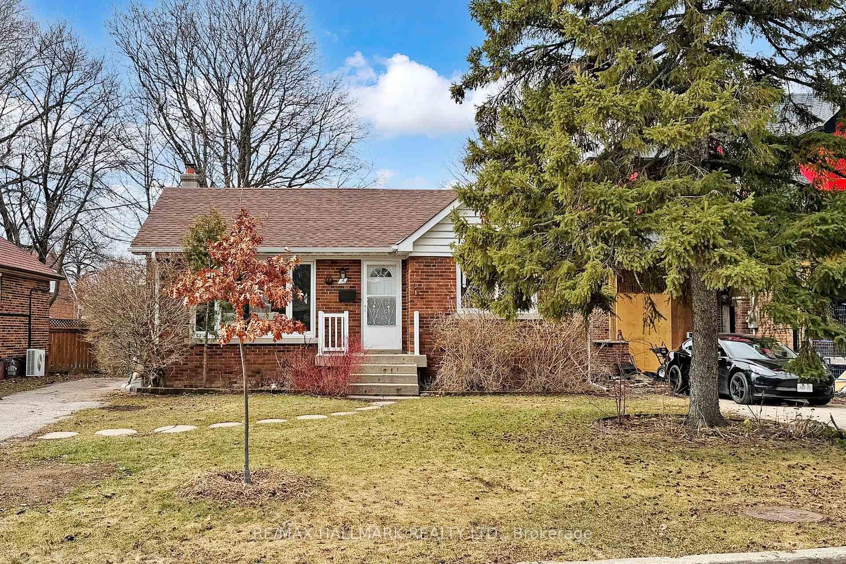 16 Marchington Circle, Maryvale, Toronto by Loree Meneguzzi Real Estate 16 Marchington Circle, Maryvale, Toronto