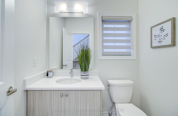 Photo 33 at 4 Clermiston Crescent, Wellington, Brampton