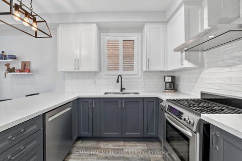 Photo 8 at 110 Birkshire Drive, Bayview Wellington, Aurora