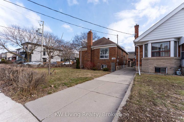 Photo 3 at 5 Plains Road, East York, Toronto