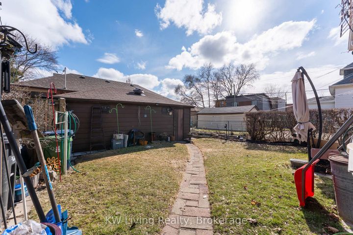 Photo 40 at 5 Plains Road, East York, Toronto