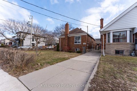 Photo 3 at 5 Plains Road, East York, Toronto