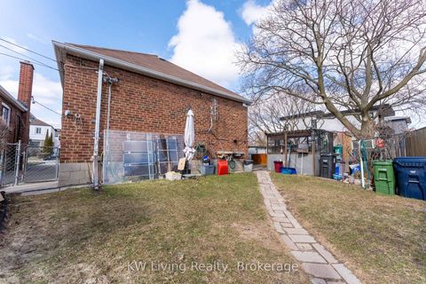 Photo 37 at 5 Plains Road, East York, Toronto