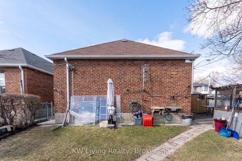 Photo 38 at 5 Plains Road, East York, Toronto