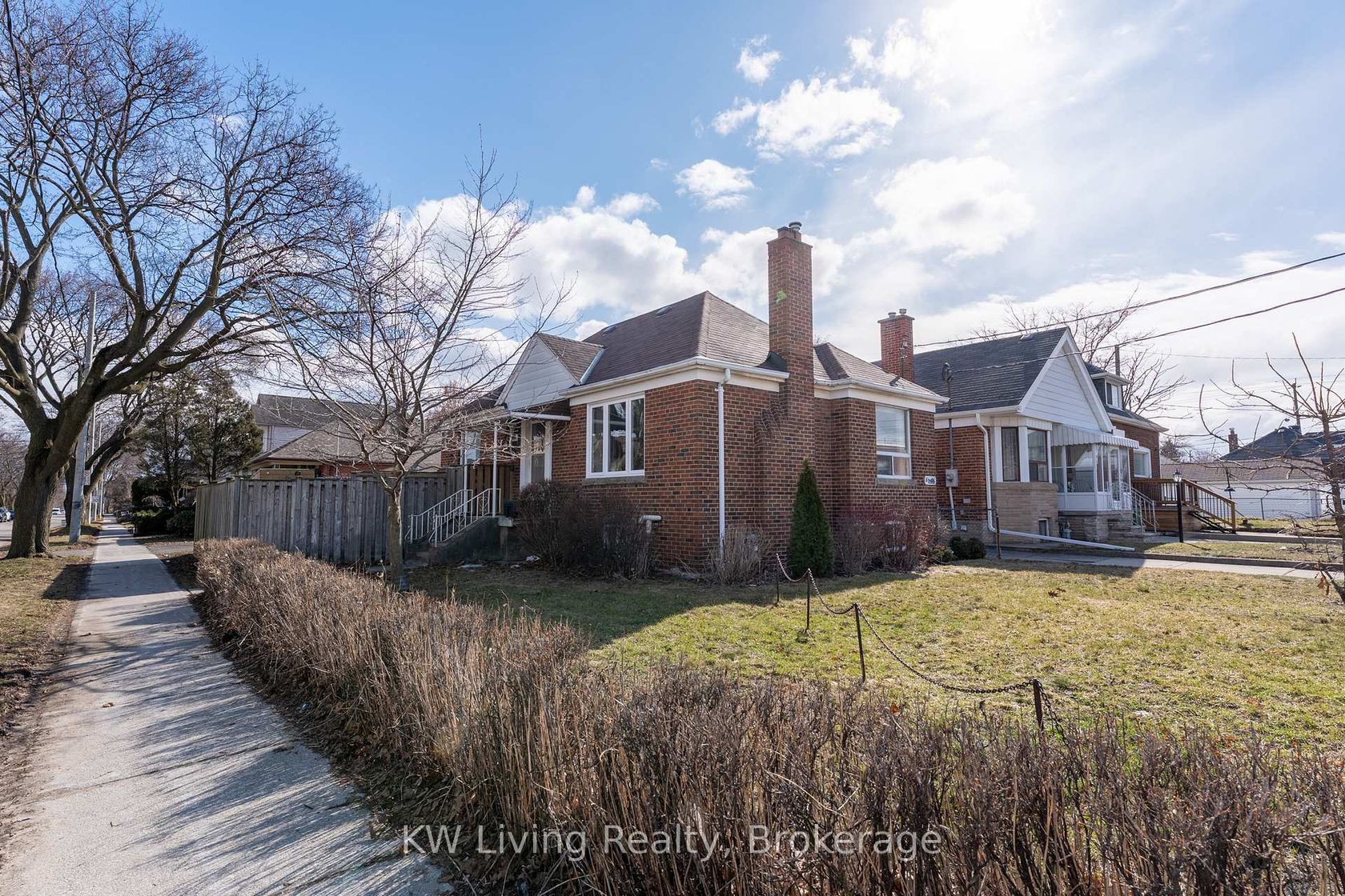 5 Plains Road, East York, Toronto by Loree Meneguzzi Real Estate 5 Plains Road, East York, Toronto