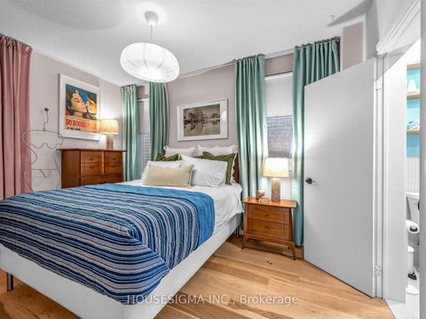 Photo 4 at 75 Henrietta Street, Smythe, Toronto