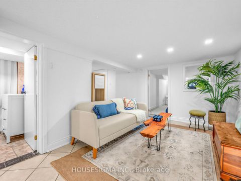 Photo 13 at 75 Henrietta Street, Smythe, Toronto