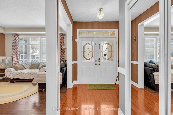 Photo 5 at 28 Latania Boulevard, Vales of Castlemore, Brampton