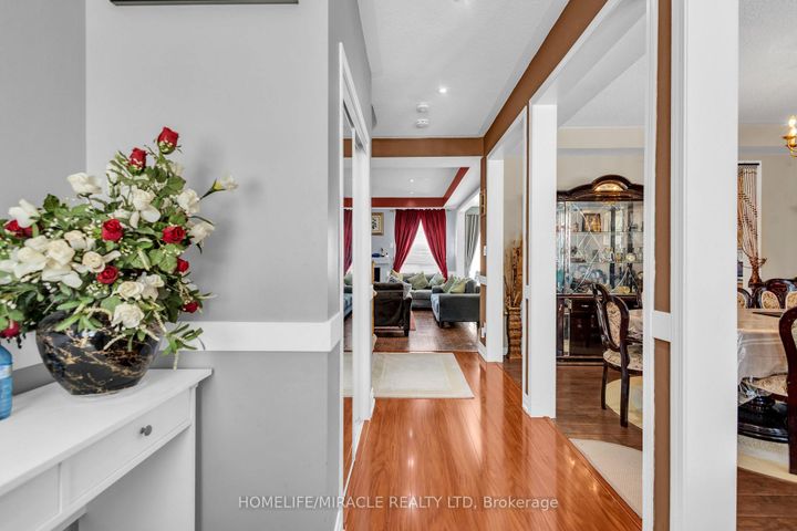 Photo 6 at 28 Latania Boulevard, Vales of Castlemore, Brampton