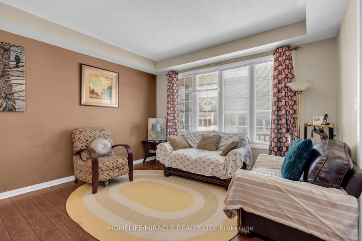 Photo 7 at 28 Latania Boulevard, Vales of Castlemore, Brampton