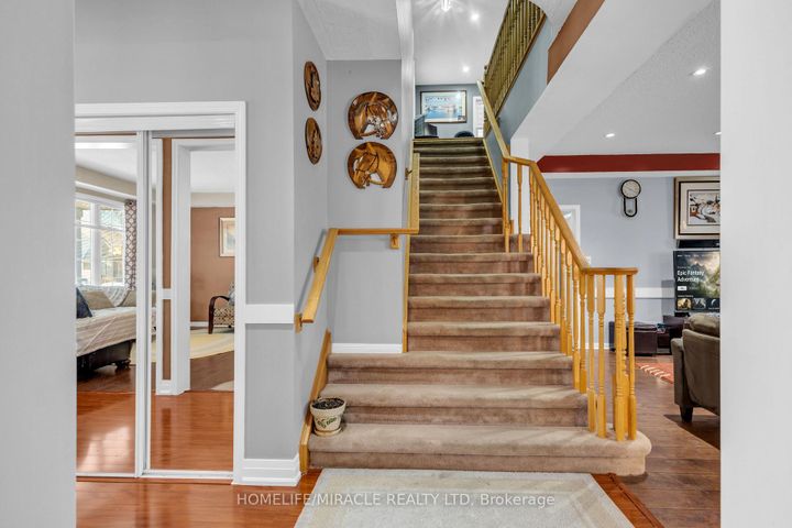 Photo 11 at 28 Latania Boulevard, Vales of Castlemore, Brampton