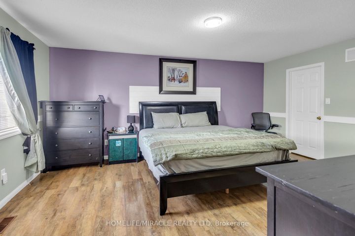 Photo 25 at 28 Latania Boulevard, Vales of Castlemore, Brampton