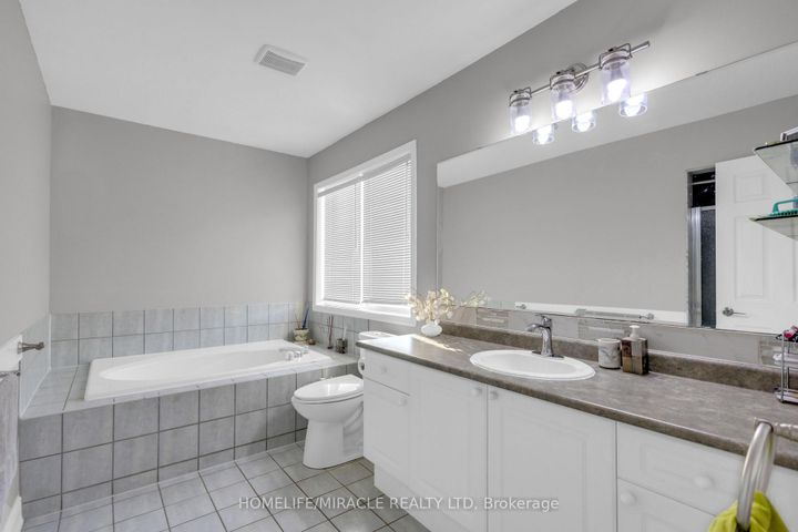 Photo 26 at 28 Latania Boulevard, Vales of Castlemore, Brampton