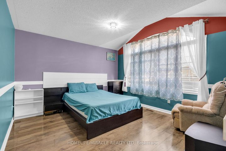Photo 27 at 28 Latania Boulevard, Vales of Castlemore, Brampton