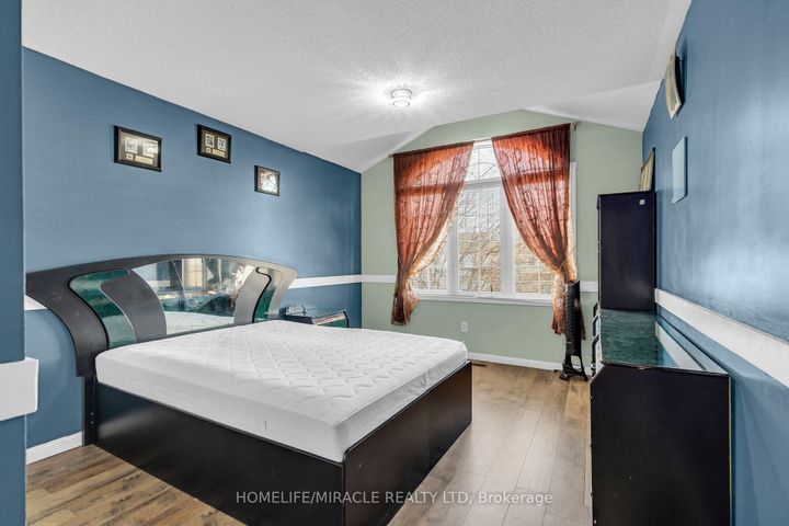 Photo 32 at 28 Latania Boulevard, Vales of Castlemore, Brampton