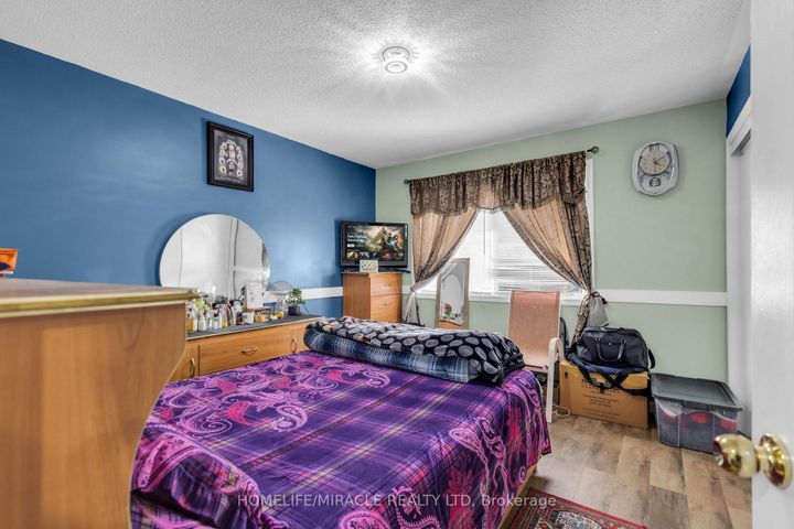 Photo 35 at 28 Latania Boulevard, Vales of Castlemore, Brampton