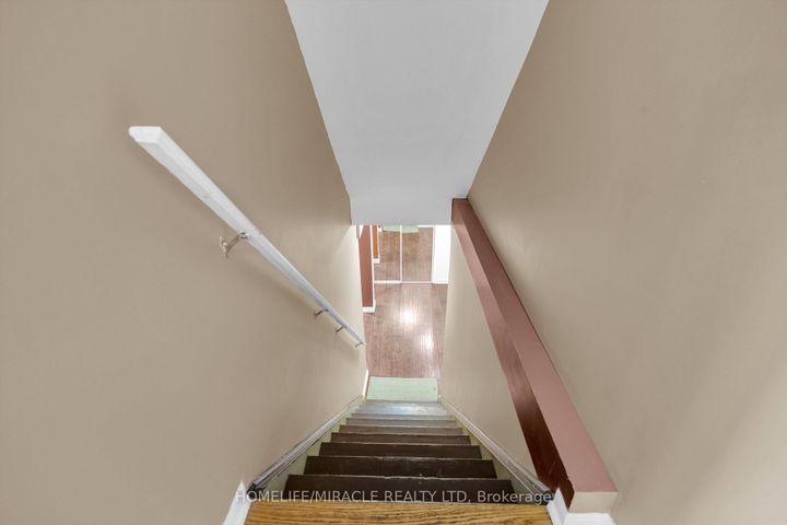 Photo 37 at 28 Latania Boulevard, Vales of Castlemore, Brampton