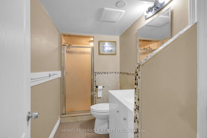 Photo 46 at 28 Latania Boulevard, Vales of Castlemore, Brampton