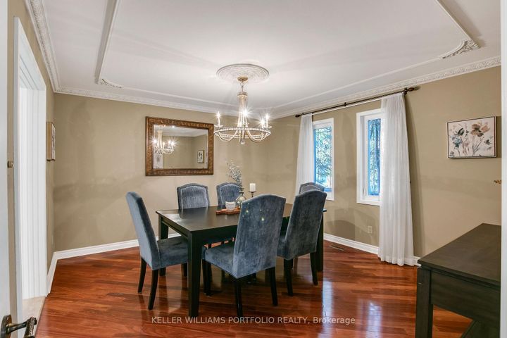 Photo 6 at 4 Neiltree Court, Markland Wood, Toronto
