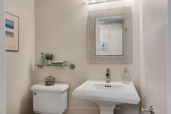 Photo 13 at 4 Neiltree Court, Markland Wood, Toronto