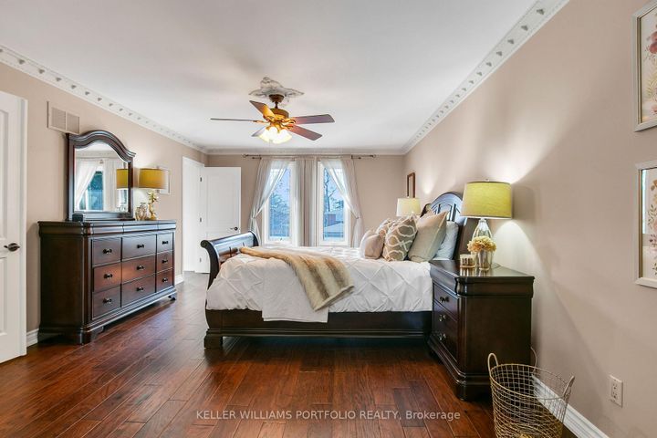 Photo 17 at 4 Neiltree Court, Markland Wood, Toronto