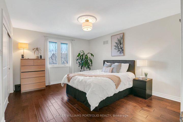 Photo 22 at 4 Neiltree Court, Markland Wood, Toronto