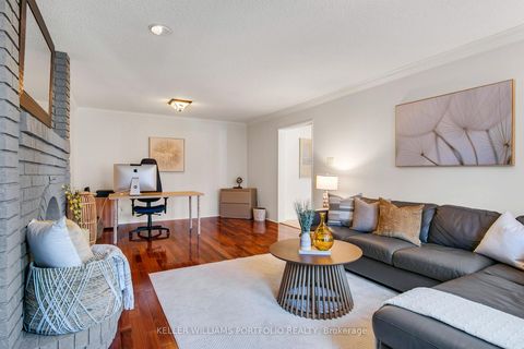 Photo 1 at 4 Neiltree Court, Markland Wood, Toronto