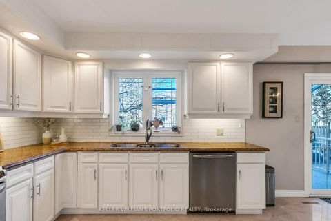 Photo 9 at 4 Neiltree Court, Markland Wood, Toronto