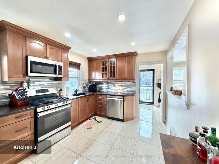 Photo 11 at 67 Highland Avenue, Central, Oshawa