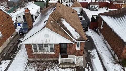 Photo 2 at 67 Highland Avenue, Central, Oshawa