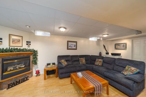 Photo 13 at 48 Basswood Drive, Holly, Barrie