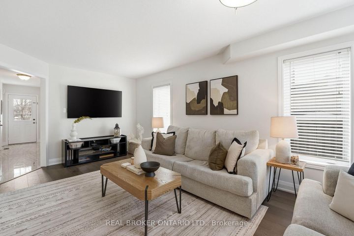 Photo 4 at 55 Christina Crescent, Bradford, Bradford West Gwillimbury