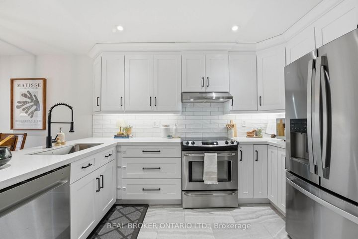 Photo 10 at 55 Christina Crescent, Bradford, Bradford West Gwillimbury