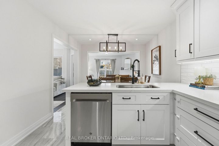 Photo 12 at 55 Christina Crescent, Bradford, Bradford West Gwillimbury