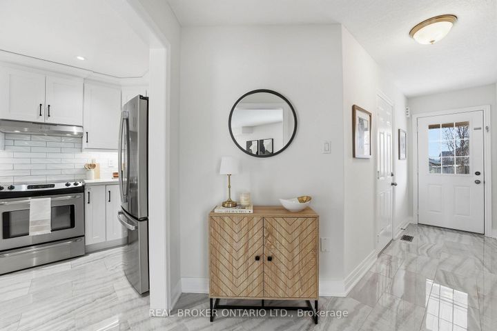 Photo 13 at 55 Christina Crescent, Bradford, Bradford West Gwillimbury