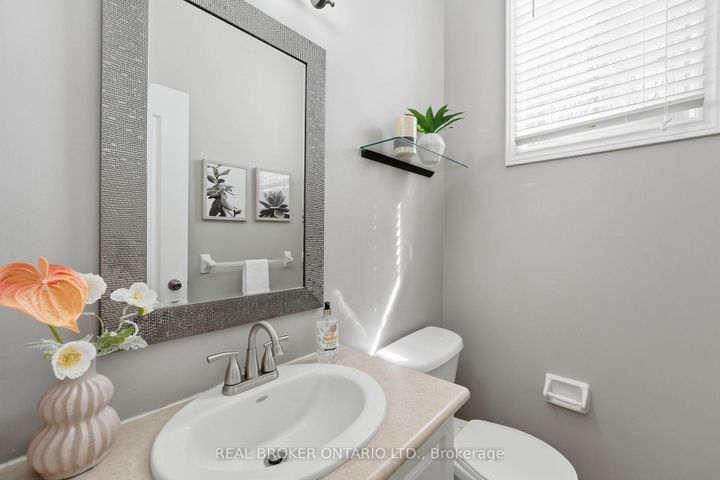 Photo 21 at 55 Christina Crescent, Bradford, Bradford West Gwillimbury